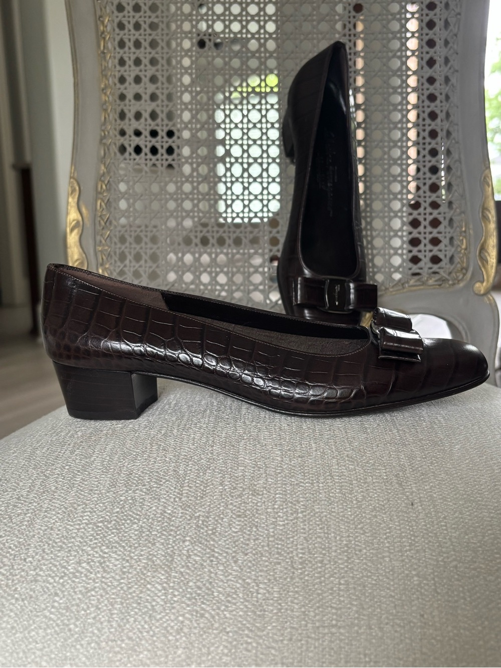 ✨ Salvatore Ferragamo Vara Pumps  Brown Croc-Embossed Calf Leather✨ - Picture 3 of 11